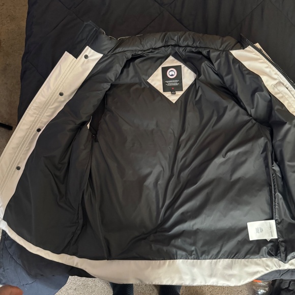 Authentic Canda Goose vest Limestone (light tan) - Picture 3 of 4